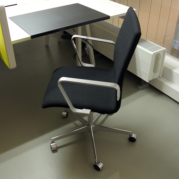 Fritz Hansen ”Oxford Classic” lowback bureaustoel in Hallingdal