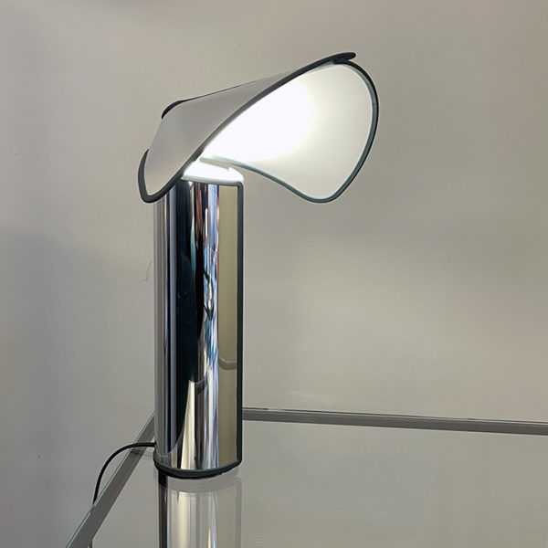 Flos Chiara tafellamp ontwerp door Mario Bellini