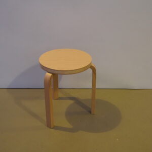 Artek  "60 Villi" Stool, ontwerp Formafantasma