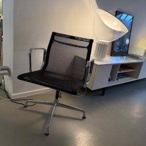 Vitra "EA 108" Aluminium Chair, Ontwerp Charles & Ray Eames